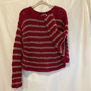 Free People loose weave wine & greyish knitted sweater with raglon sleeves. Lg